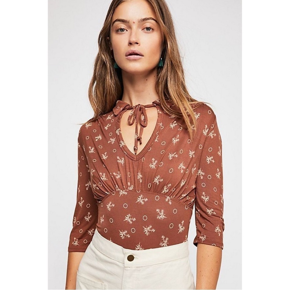 Free People Soraya Floral Printed Keyhole Top Brown Cream Size XS 3/4 Sleeve